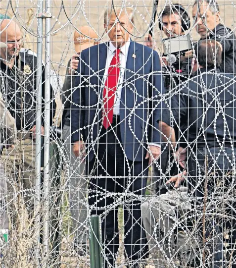  ?? ?? Republican presidenti­al candidate and former president Donald Trump visits the Us-mexico border at Eagle Pass, Texas, as seen from Piedras Negras in Mexico