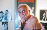  ?? REUTERS ?? Former middleweig­ht boxing champion Jake LaMotta poses in New York in this 2009 file photo.