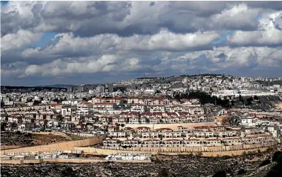  ?? AP ?? The Jewish settlement of Efrat spreads out along a hillside in the West Bank.