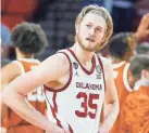  ?? BRYAN TERRY/THE OKLAHOMAN ?? Brady Manek (35) started 111 games the past four seasons for OU and is 14th on the all-time scoring list (1,459).