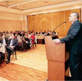  ??  ?? ENCUENTRO. Ayer se reunieron 190 de los 200 diputados federales del PRI que formaron parte de la LXII Legislatur­a.