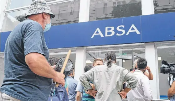  ?? ARCHIVO LA NUEVA. ?? EL RECLAMO, por ahora, abandonó las calles pero se trasladó a los pasillos de los tribunales. Es recurrente el malestar vecinal por el agua cada verano.