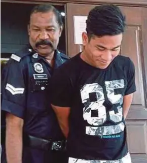  ??  ?? Ismail dihadapkan ke Mahkamah Majistret Gua Musang, semalam terhadap tuduhan memandu secara berbahaya.