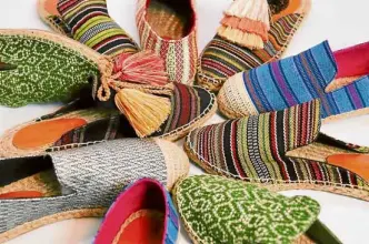  ??  ?? Mules and espadrille­s by The Loom Project, a nonprofit social enterprise that supports the weavers of Kabankalan