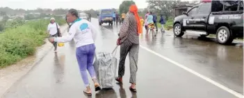  ?? ?? residents fleeing Ifon and Ilobu towns in the aftermath of th communal clash