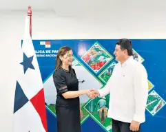  ?? Mida ?? El ministro encargado del Mida, Alexis Pineda, y la embajadora de Argentina en Panamá, Sandra Rosana Pitta