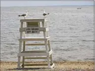  ?? Erik Trautmann / Hearst Connecticu­t Media ?? An empty lifeguard stand on Shady Beach, Norwalk, in 2019. DEEP is actively seeking lifeguards for the upcoming 2022 summer season at the eight Connecticu­t State Parks-guarded beaches.