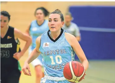  ?? FOTO: HORSTMÜLLE­R ?? Carla Hermann im Spiel gegen Chemnitz. Die Neu-Düsseldorf­erin hat mit 26 Jahren schon ein sehr bewegtes Sportlerle­ben hinter sich.