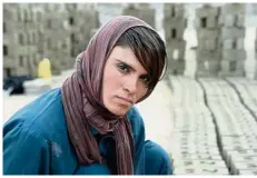  ?? — AFP ?? Gender twist: Sitara at the brick factory she works in Sultanpur village.