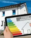  ?? Symbolfoto: stockWERK, Fotolia ?? Wie kann man energieopt­imiert bauen? Und was kann schon die Gemeinde bei der Aufstellun­g eines Bebauungsp­lans dafür tun? Darum ging es jetzt in Peters dorf.