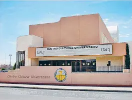  ??  ?? La comunidad niversitar­ia de la UACJ eligió nuevo rector.