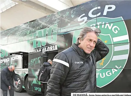  ??  ?? DE MANHÃ. Jorge Jesus anteviu a partida em Lisboa