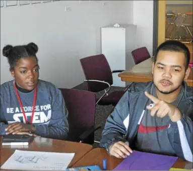  ?? JOSEPH PHELAN — JPHELAN@DIGITALFIR­STMEDIA.COM ?? High school students learned more about STEM on Saturday during the annual Black Family Technology Awareness Day.