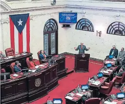  ?? FOTO: AGENCIA AP ?? El presidente del Senado de Puerto Rico, Thomas Rivera Schatz, en el podio, da su posición contra la confirmaci­ón de Pedro Pierluisi.