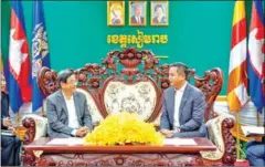  ?? SR ADMIN ?? Siem Reap governor Prak Sophoan meets Thai ambassador Cherdkiat Atthakor to discuss the opening of a consulate, on February 19.