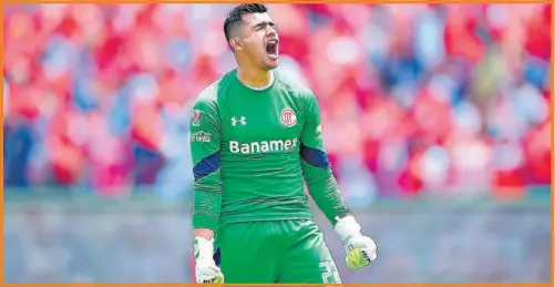  ??  ?? Toluca suple a Talavera con juvenil de poca experienci­a, García, quien en primera división, permitió 4 goles a M. Arroyo