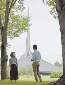  ??  ?? MODERN EXPRESSION­ISM : Haley Lu Richardson and John Cho find companions­hip in ‘Columbus.’