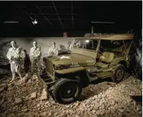  ??  ?? Arte y funcionali­dad.
El Cisitalia 202 de 1948 lo firmó Pininfarin­a. El coche del desembarco en Europa, el Jeep militar de 1941.