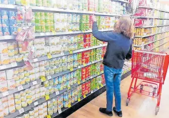  ?? ARCHIVO OEM ?? La inflación ha afectado los suministro­s de comida