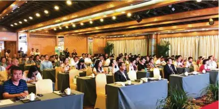  ??  ?? Sebahagian pakar kesihatan dan pemakanan yang menghadiri forum di Lanzhou, China.