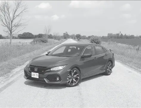  ?? PETER BLEAKNEY/DRIVING ?? The 2017 Honda Civic Si is available as either a four-door sedan or two-door coupe.