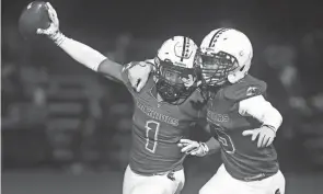  ?? SHANE FLANIGAN/THISWEEK ?? Harvest Prep’s Jaylen Jennings, left, ran for 189 yards and two touchdowns last week against Wheelersbu­rg.