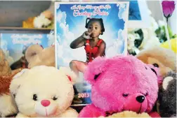  ?? PICTURE: DAVID RITCHIE/AFRICAN NEWS AGENCY(ANA) ?? ANOTHER LOSS: A memorial for Courtney Pieters, 3, whose body was found in a shallow grave a kilometre from her home in Elsies River. Mortimer Saunders has pleaded guilty to her murder.