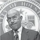  ?? ELIZABETH CONLEY/HOUSTON CHRONICLE ?? Houston Mayor John Whitmire wants his committee to look over the shoulders of Houston police as they investigat­e the handling of more than 264,000 cases designated as “SL” – suspended due to a lack of personnel in the department’s record management system.