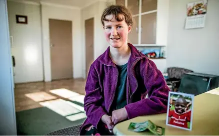  ?? DAVID UNWIN/STUFF ?? 12-year old Naomi Stanger has decided she has enough money in the bank and is giving all her pocket money to help disabled kids in developing countries.