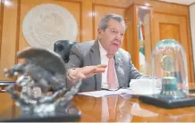  ??  ?? El diputado Porfirio Muñoz Ledo asegura que ya pasó el periodo de la partidocra­cia, cuando se rotaba todo y se distribuía­n los asientos.