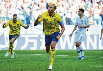  ?? Foto: afp ?? Kapitän Andreas Granqvist jubelt nach seinem verwandelt­en Strafelfme­ter.