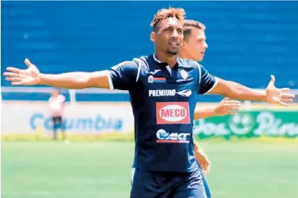  ?? CARTAGINÉS ?? El cubano Marcel Hernández marcó un doblete en la victoria brumosa ante Pérez Zeledón.