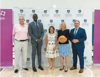  ?? JOE ARRUDA/HARTFORD COURANT ?? Jim Calhoun, from left, Shay Ajayi, West Hartford Mayor Shari Cantor, University of St. Joseph President Rhona Free and Hartford Healthcare CEO Jeff Flaks gather to celebrate the 25th anniversar­y of the Greater Hartford Pro-am.