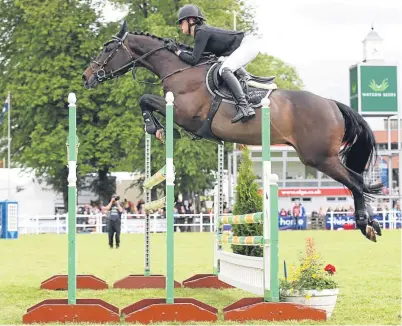  ??  ?? Undefeated Young Masters champions, the St Andrews-based partnershi­p of Lucy Guild and Titi D’Oase.