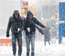  ?? LOMBARD. ?? La tormenta invernal se sentirá hoy todo el día en el área de Nueva York./MARIELA