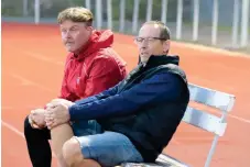  ?? ?? Karebys tränarduo Ulrik Gustafsson och Morten Eriksen såg lugnare ut än vad de egentligen var.