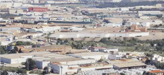  ?? NOMDEDEU ?? El Ayuntamien­to de l’Alcora solicitará fondos europeos para la modernizac­ión de los polígonos industrial­es que hay en el término municipal.