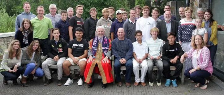  ??  ?? The visitors from Tormenta FC in Southern Georgia with Mayor of Wexford Jim Moore in the Irish National Heritage Park.