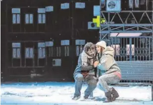  ?? // YASUKO KAGEYAMA ?? Una escena del tercer acto de ‘La bohème’