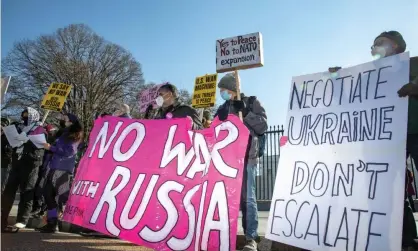  ?? Olin Dozier/NurPhoto/REX/Shuttersto­ck ?? Protests outside the White House in Washington against a potential US and Nato escalation with Russia in Ukraine. Photograph: Bryan