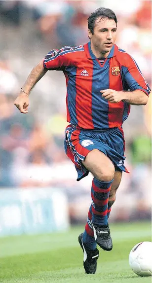  ??  ?? Stoichkov en un partido del
Barcelona vs
Real
Betis en 1997