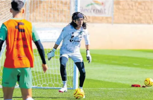  ?? FOTOS: CLUB SANTOS ?? Los Guerreros cerrarán este viernes la preparació­n en el TSM para enfrentar a los tuzos de Pachuca