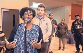  ?? ANGELA PETERSON/MILWAUKEE JOURNAL SENTINEL ?? Lisa Jones speaks during public comments at the forum Thursday.