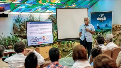  ??  ?? El arquitecto MSc. Omar López, Conservado­r de la Ciudad, se refirió a la repercusió­n histórica de la Guerra Hispano-Cubano-Norteameri­cana.