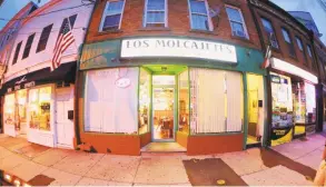  ?? Contribute­d photo ?? Below, the chile relleno is just right at Los Molcajetes in Norwalk. Its storefront is pictured above.
