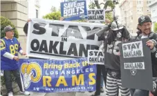  ?? SANDY HOOPER, USA TODAY SPORTS ?? Fans rally in San Francisco to support their NFL agendas.