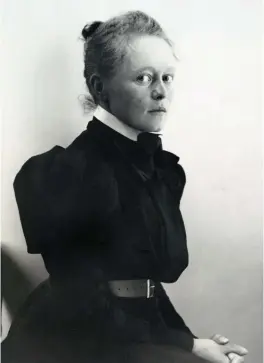  ??  ?? Helene Schjerfbec­k, foto från tidigt 1890-tal.