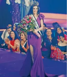  ??  ?? Denisse Franco Piña es Nuestra Belleza México 2017. Citlaly Higuera, de Tamaulipas, es la suplente y Karla López, de Aguscalien­tes, tercer lugar.