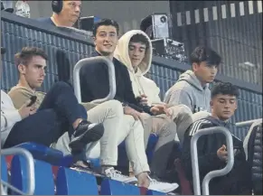  ?? Foto: pep morata ?? pablo torre y Gavi estuvieron en la grada de estadi Johan Cruyff viendo al filial del Barça. el cántabro jugó en la última victoria ante el murcia (2-0)