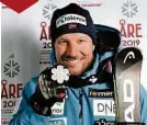  ?? APA, GEPA ?? Der große AkselLund Svindal verneigte sichvor Kjetil Jansrud. Aberdie Ski-Welt verneigte sich wieder einmalvor Svindal